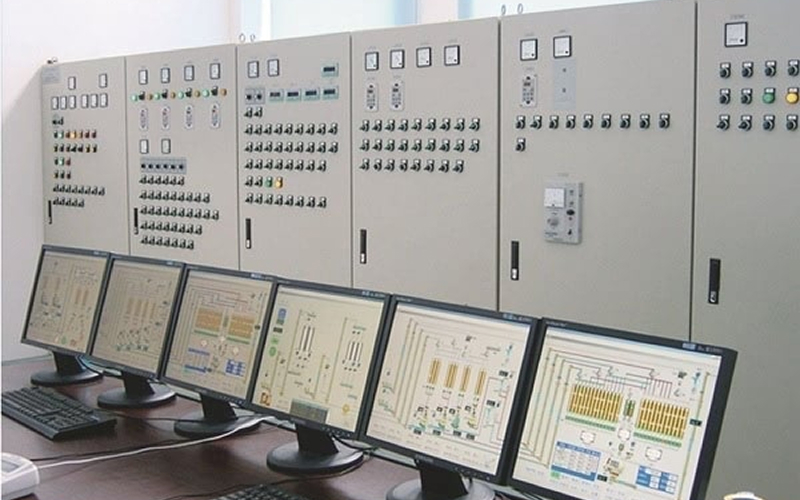 Grain silo temperature monitoring system