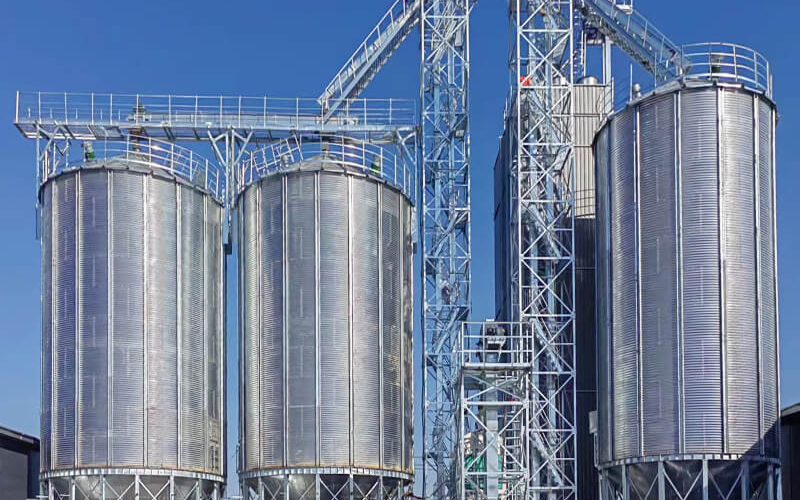 Steel grain storage silo bin